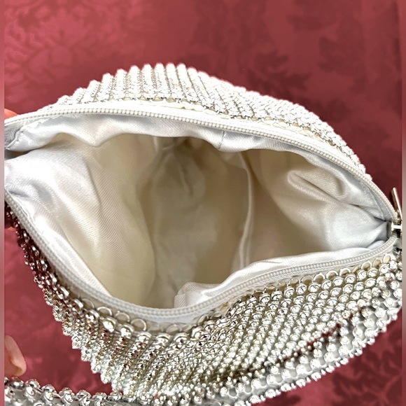 Silver Bling Clutch Wristlet Rhinestone 5.5" x 6.5" - Picture 3 of 3